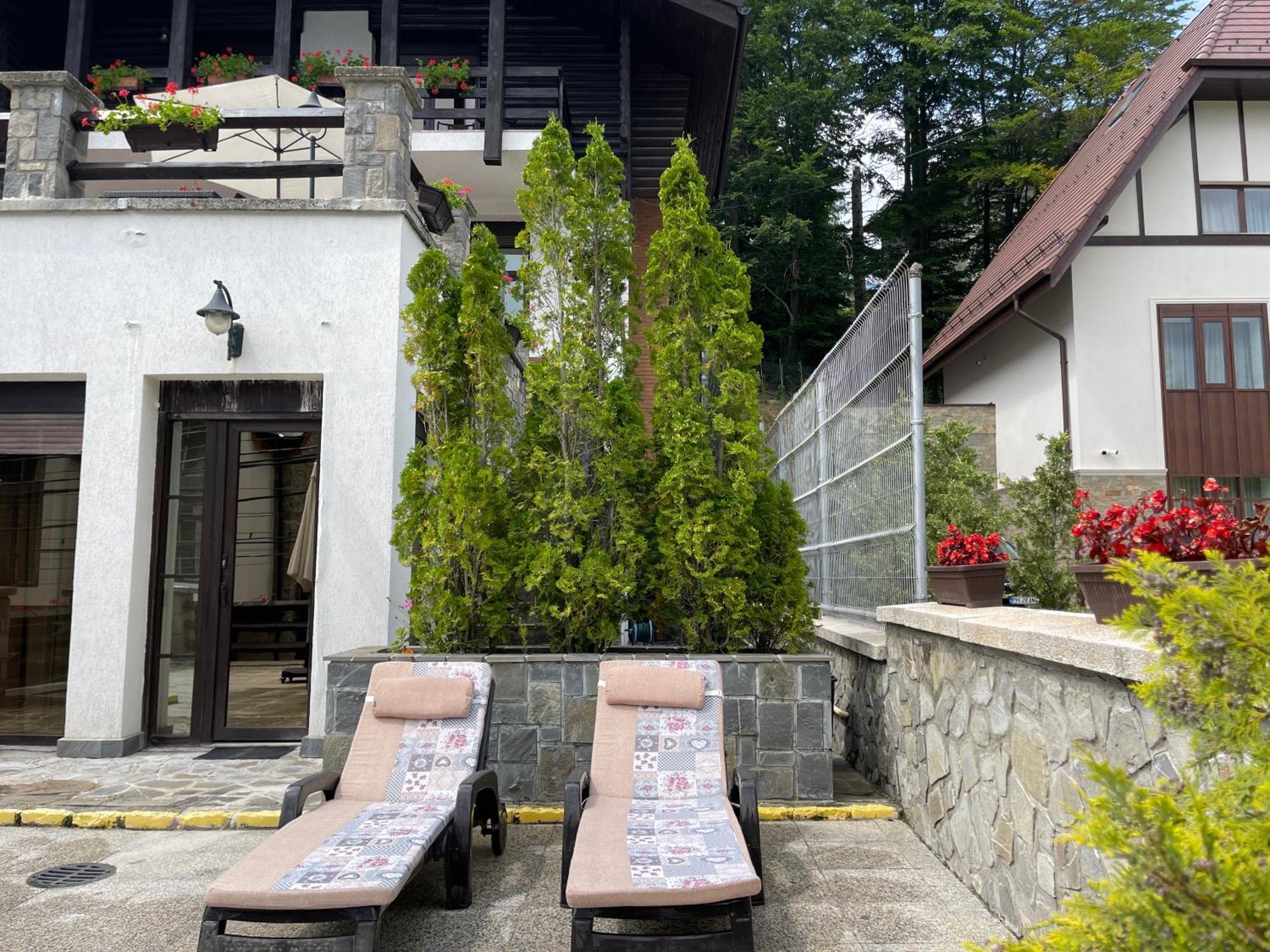 Hotel Vila Terase Sinaia Exterior foto